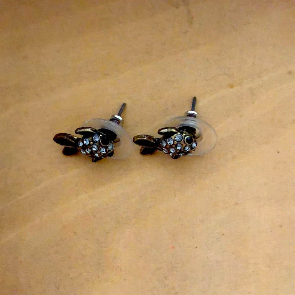 trendy earrings